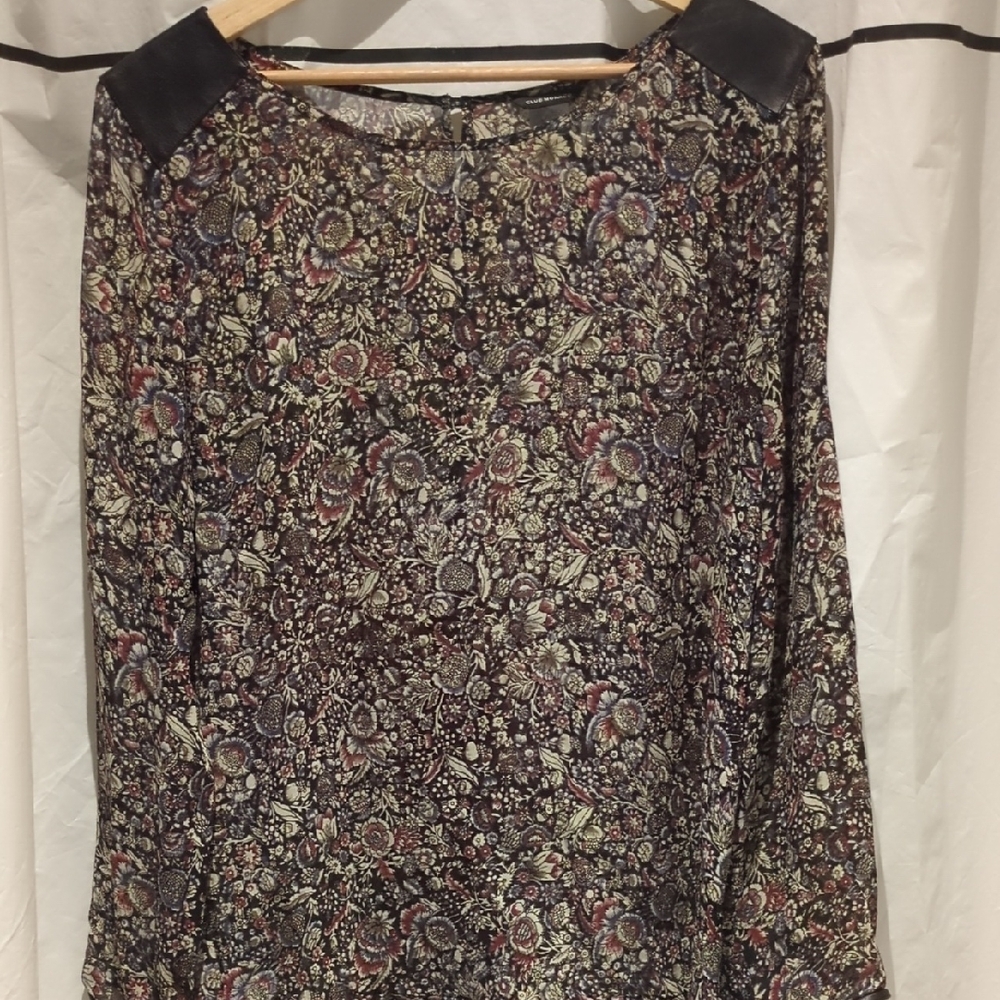 Club Monaco Silk Floral Blouse With Leather Details And Cutout At Back - Size L